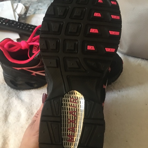 Nike air max torch 4 pink and black women’s size 6 - Picture 2 of 3